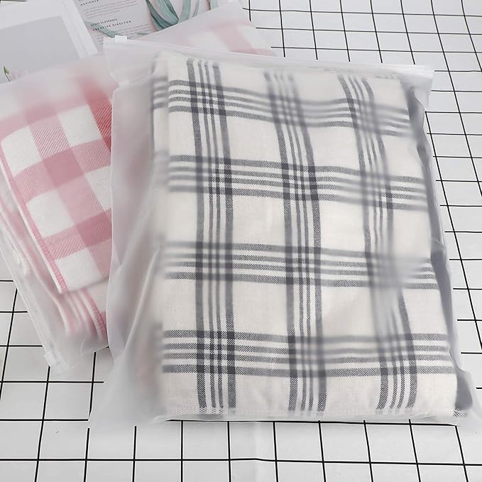Large Ziplock Bags for Storage, 100pcs 14x16 inch Thick Bikini Bags T Shirt Bags Swimsuit Bags Plastic Zip Bags, Plastic Mailing Bags Poly Bags for Shipping Bags for Clothes, with Vent Holes