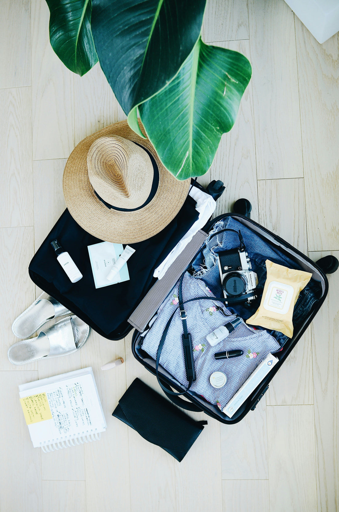 [GEARMENT] How to fit 10 days of clothes into a 20-inch carry-on?