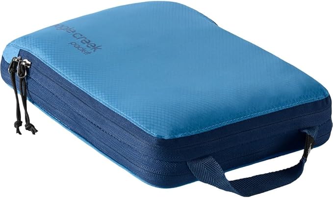 Eagle Creek Pack-It Isolate Compression Cube - Lightweight Compression Cube for Optimizing Luggage Space - Easy-Grab Zipper - Convenient Top Handle - Recycled Materials - Small - Storm Grey