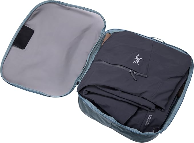 Thule Packing Cube, Size Large, Transparent Fabric, Organize bulkier Items, Easy to Pack, YKK Zippers