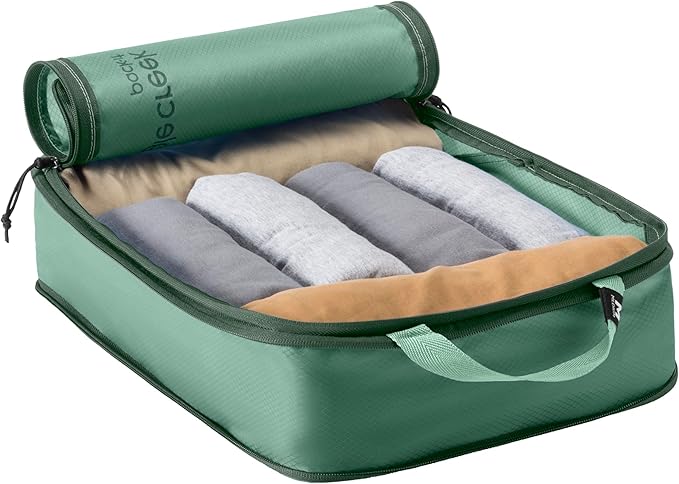 Eagle Creek Pack-It Isolate Compression - Lightweight Cube for Optimizing Luggage Space - Easy-Grab Zipper - Convenient Top Handle - Recycled Materials - Small